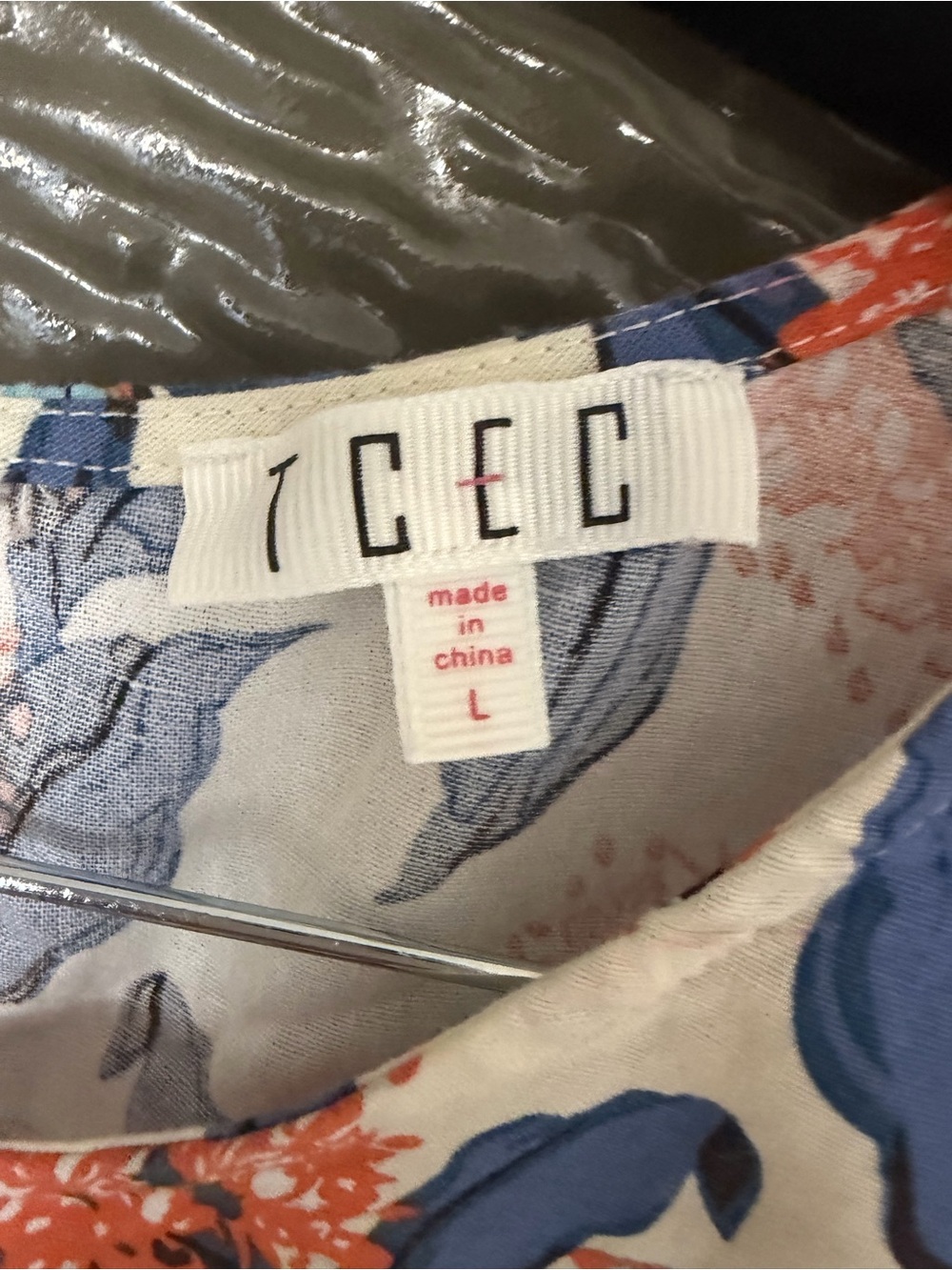 TCEC Cream Blouse with Coral Floral & Navy Leaves - Picture 2 of 6